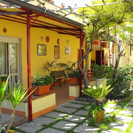 Domus Felix Bed and Breakfast Ercolano Exteriör bild