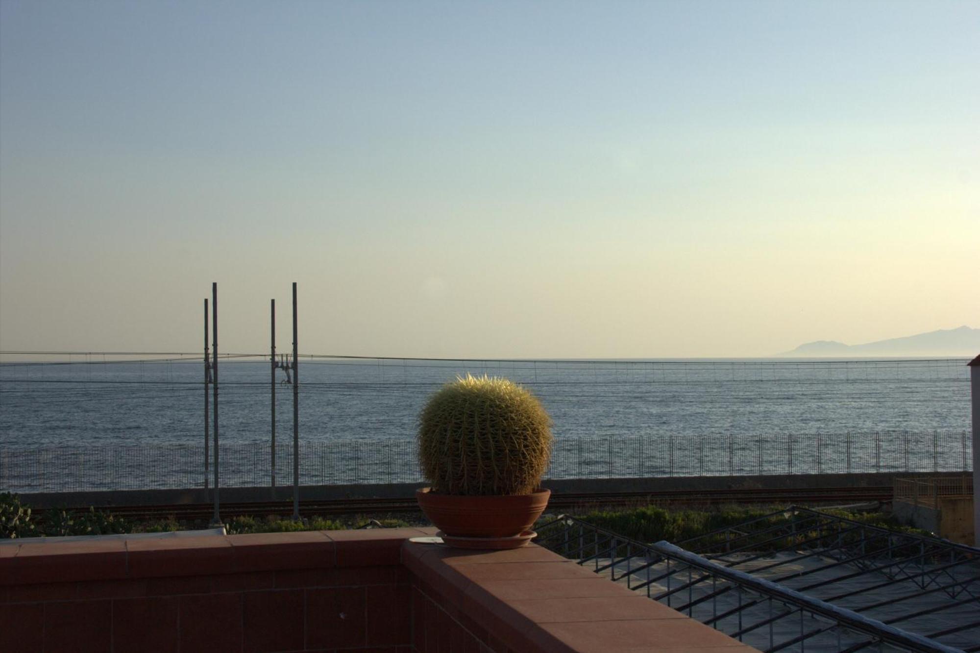 Domus Felix Bed and Breakfast Ercolano Exteriör bild