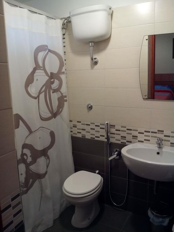 Domus Felix Bed and Breakfast Ercolano Rum bild