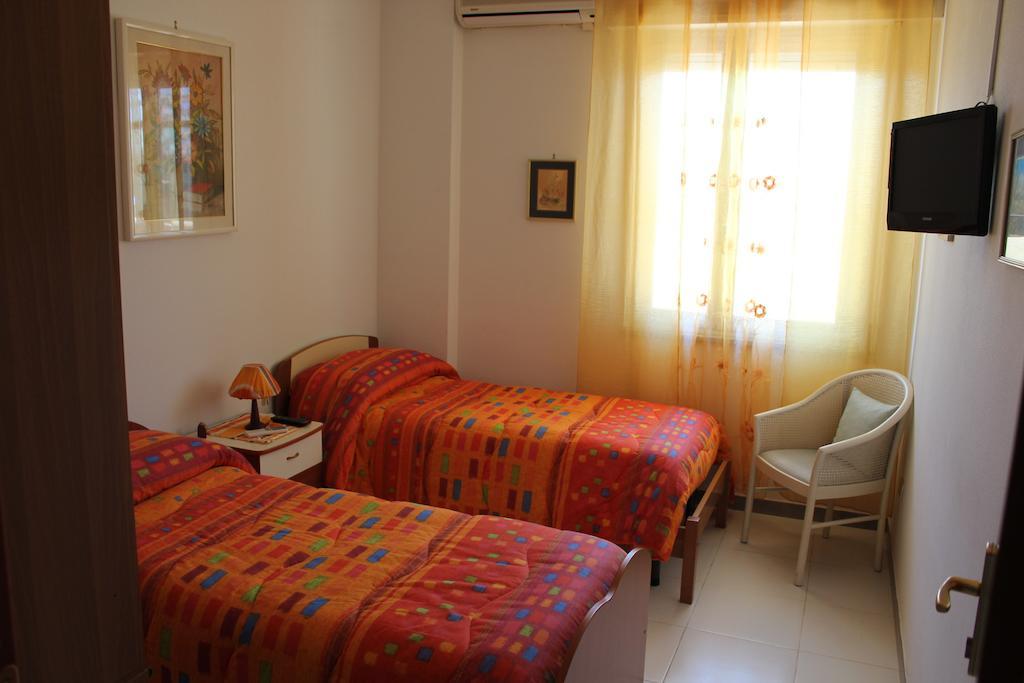 Domus Felix Bed and Breakfast Ercolano Rum bild
