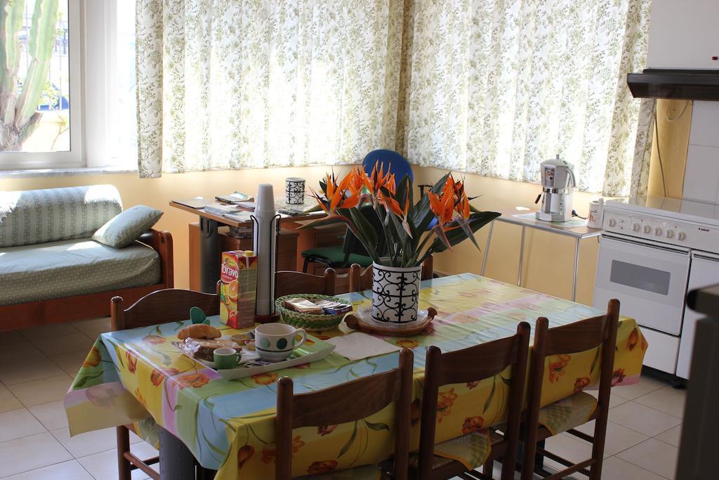 Domus Felix Bed and Breakfast Ercolano Exteriör bild